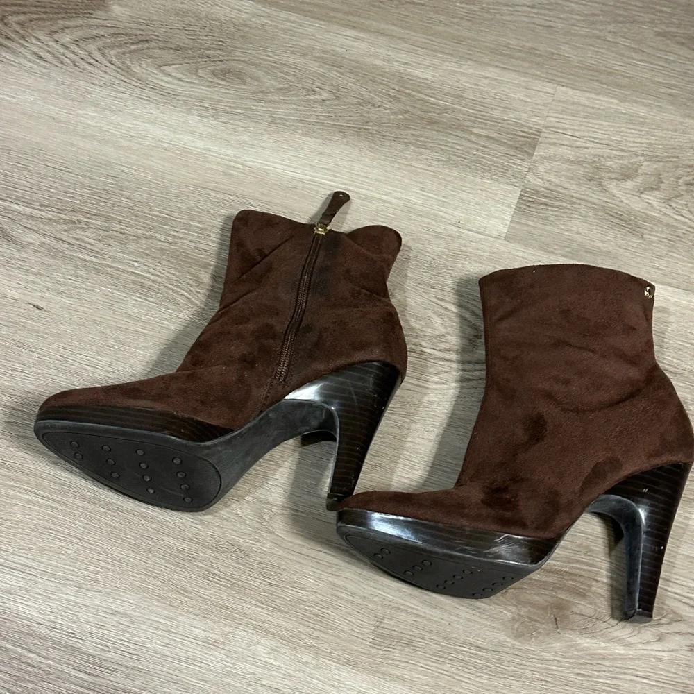 Isaac Mizrahi Chocolate Brown Suede Ankle Boots Womens Size 7 Preowned target - Picture 4 of 12